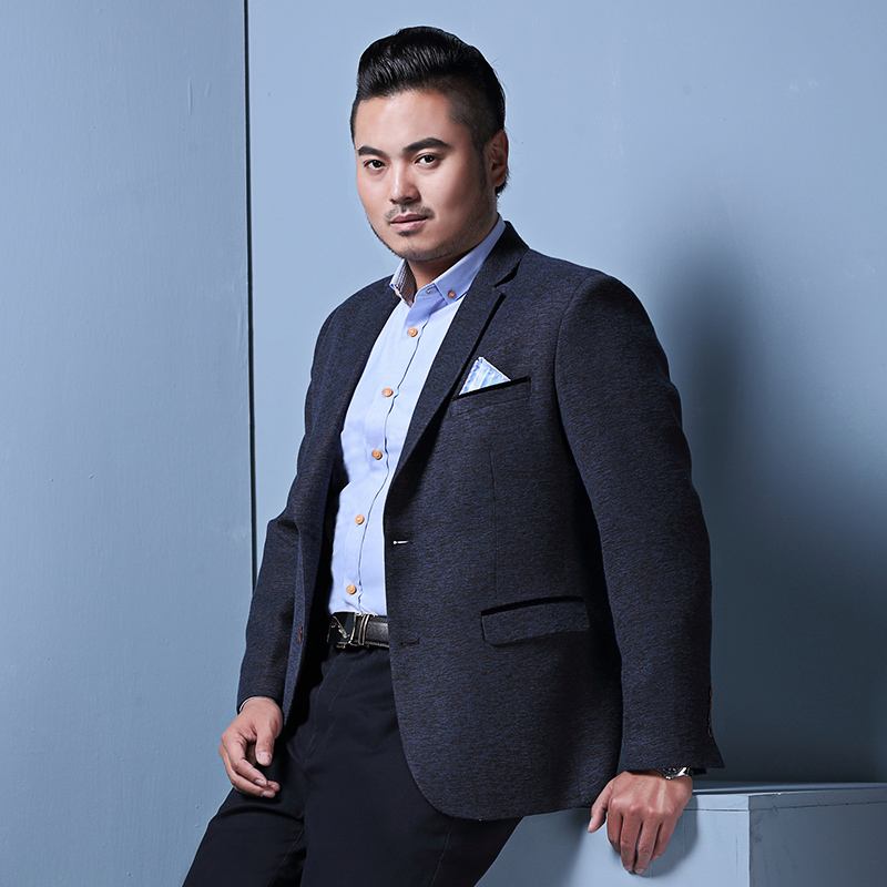 男胖子当晚会主持人一般怎么穿